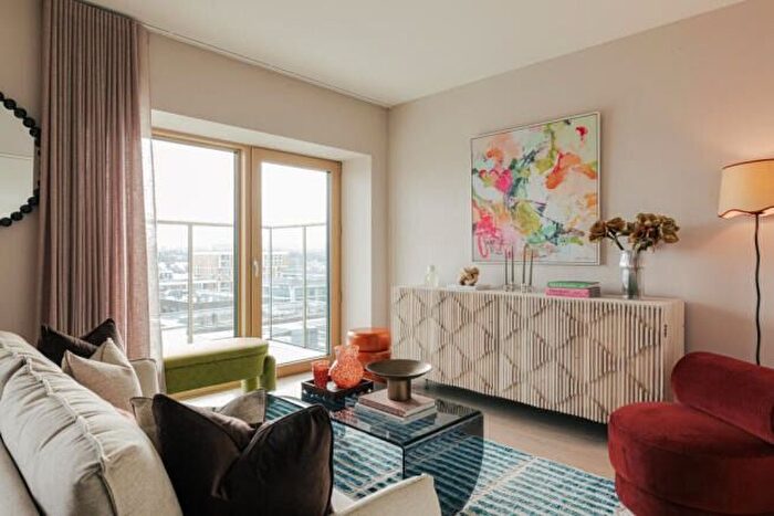 2 Bedroom Flat For Sale In Riverscape, Royal Docks, E16