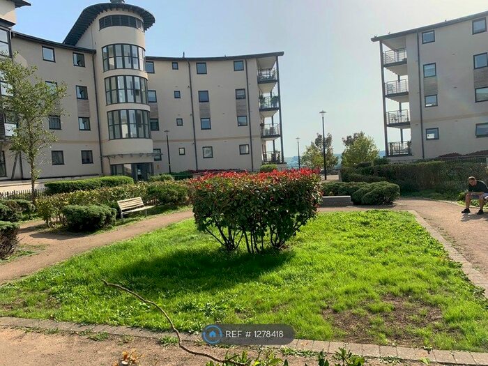 2 Bedroom Flat To Rent In Rowan Court, Swindon, SN1