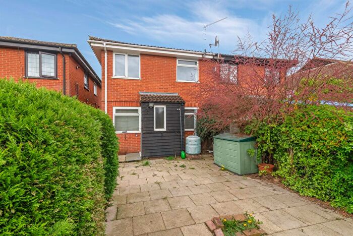 1 Bedroom Cluster House For Sale In Hillary Close, Heybridge, Maldon, CM9