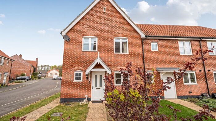 3 Bedroom End Of Terrace House For Sale In Pipistrelle Way, Colchester, IP9