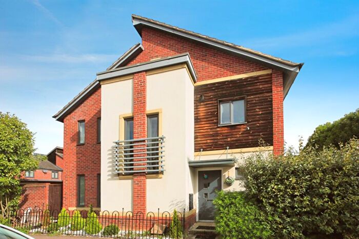 3 Bedroom Semi-Detached House For Sale In Hawksbill Way, Peterborough, PE2