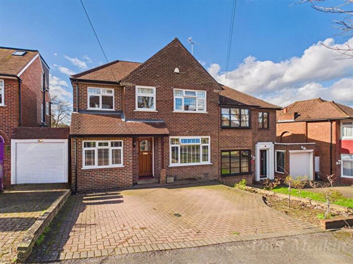 4 Bedroom Semi Detached House For Sale In Eskdale Gardens, Purley, CR8