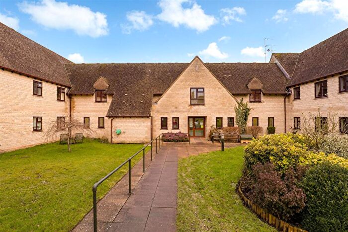 2 Bedroom Retirement Property For Sale In Cambridge Way, Minchinhampton, Stroud, GL6