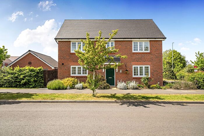 3 Bedroom Detached House For Sale In Pear Tree Way, Drakes Broughton, WR10
