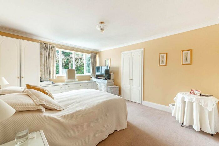 5 Bedroom Detached House For Sale In Old Church Lane, Stanmore, HA7