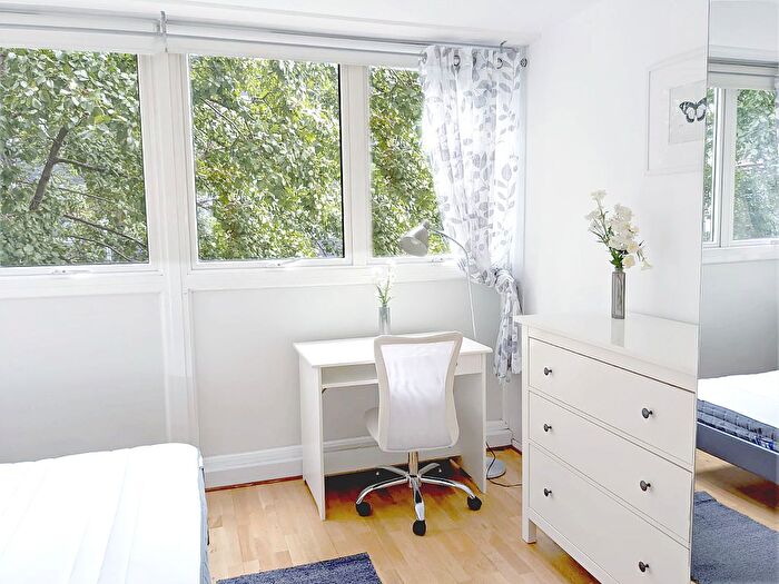 2 Bedroom Flat To Rent In Clipstone Street, London, W1W