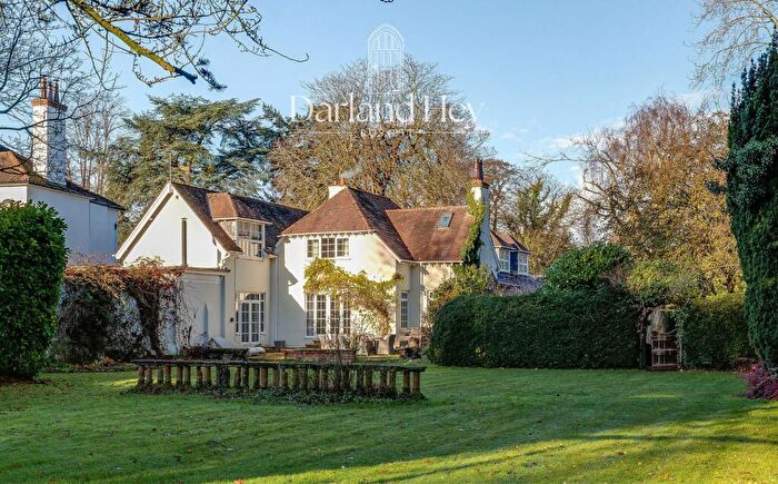 5 Bedroom Link Detached House For Sale In Darland Lane, Rossett, LL12