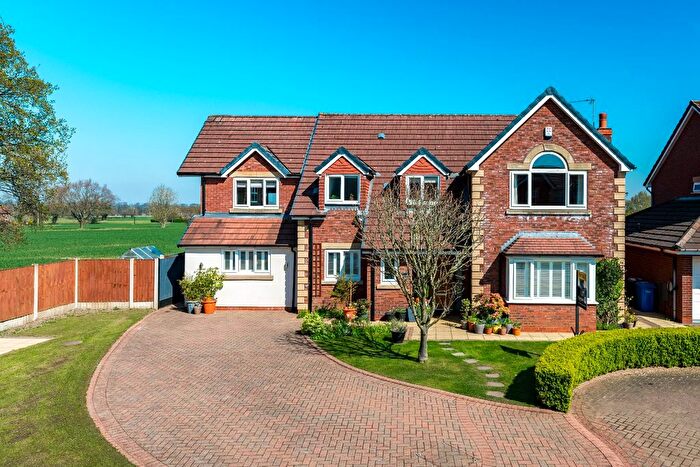 5 Bedroom Detached House For Sale In Petersfield Gardens, Culcheth, Warrington, Cheshire, WA3