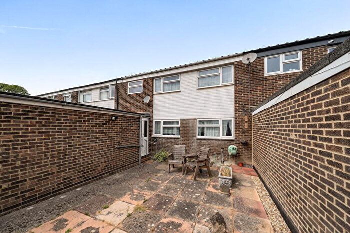 4 Bedroom Terraced House For Sale In Edgehill Close, Basingstoke, RG22