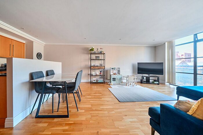 2 Bedroom Flat For Sale In Point Wharf Lane, Brentford, TW8
