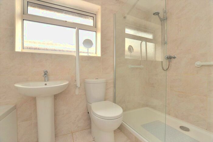2 Bedroom Bungalow For Sale In Linsley Way, Tuffley, Gloucester, Gloucestershire, GL4