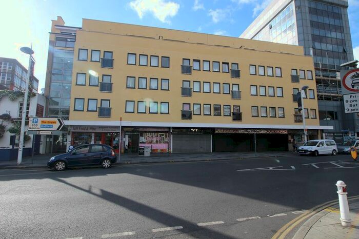 1 Bedroom Flat To Rent In High Street, Slough, SL1