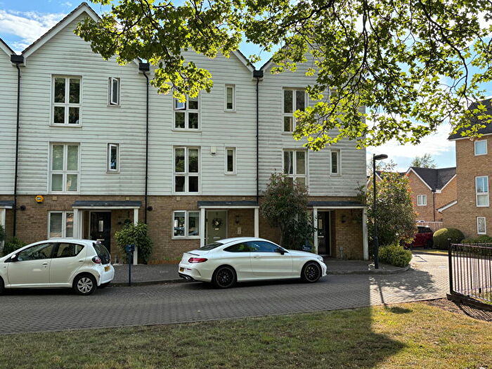 4 Bedroom Town House For Sale In Butterfly Crescent, Nash Mills Wharf, Hemel Hempstead, HP3