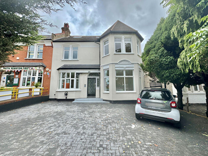 1 Bedroom Flat To Rent In Green Lanes, Palmers Green, N13