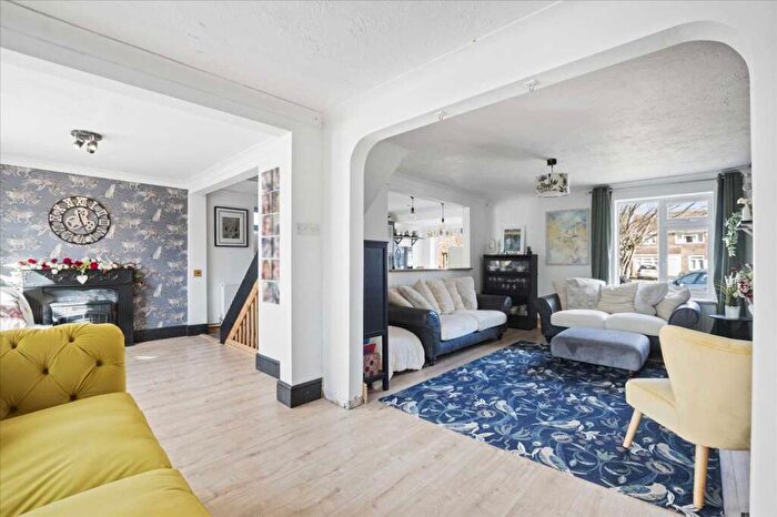 4 Bedroom Detached House For Sale In Damerham Road, Throop, Bournemouth, BH8