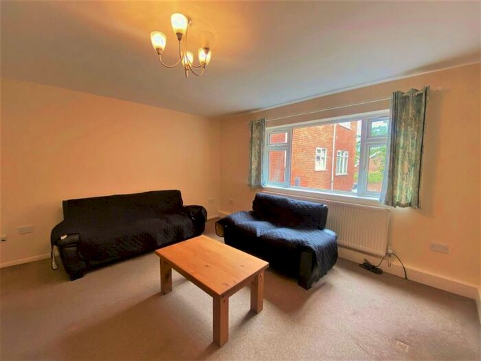 2 Bedroom Flat To Rent In Rusland Heights, Harrow, HA1