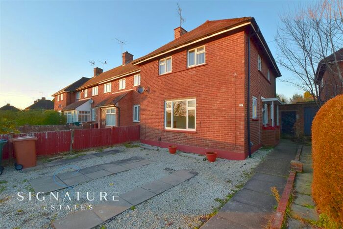 3 Bedroom End Of Terrace House To Rent In South Way, Abbots Langley, WD5