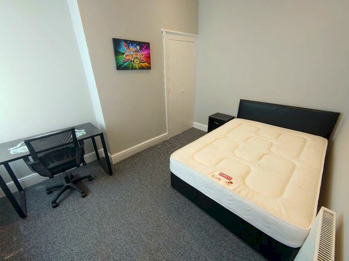 4 Bedroom Terraced House To Rent In Cotswold Street, Liverpool, L7