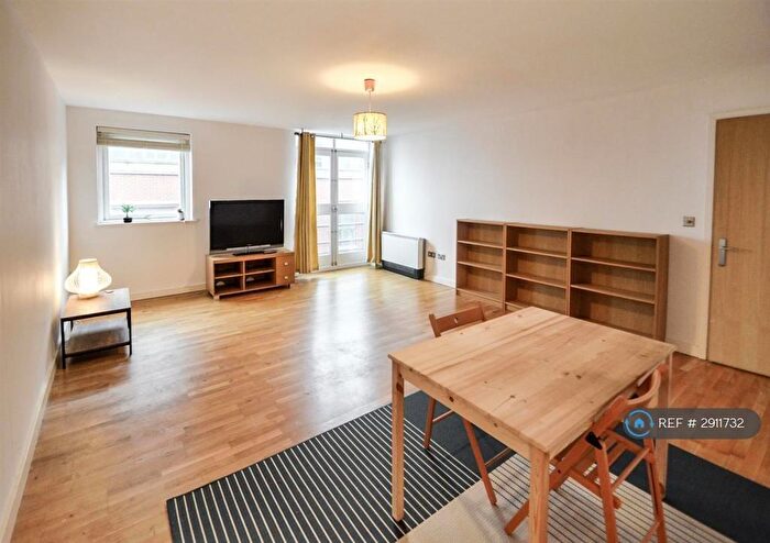 2 Bedroom Flat To Rent In Lexington Place, Nottingham, NG1