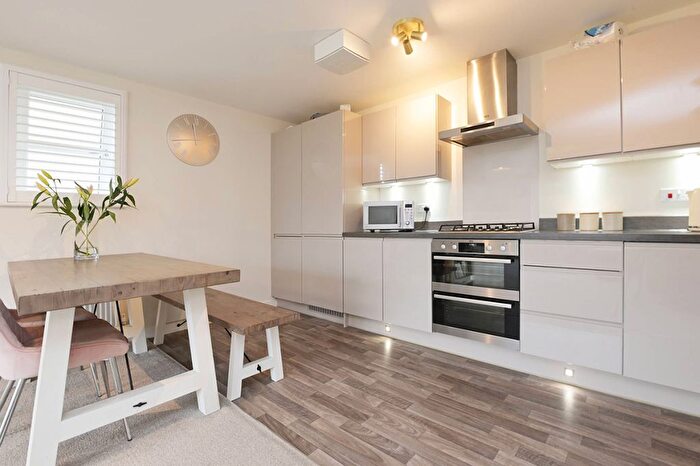 2 Bedroom Flat For Sale In Cowgill Gardens, Liberton, Edinburgh, EH16