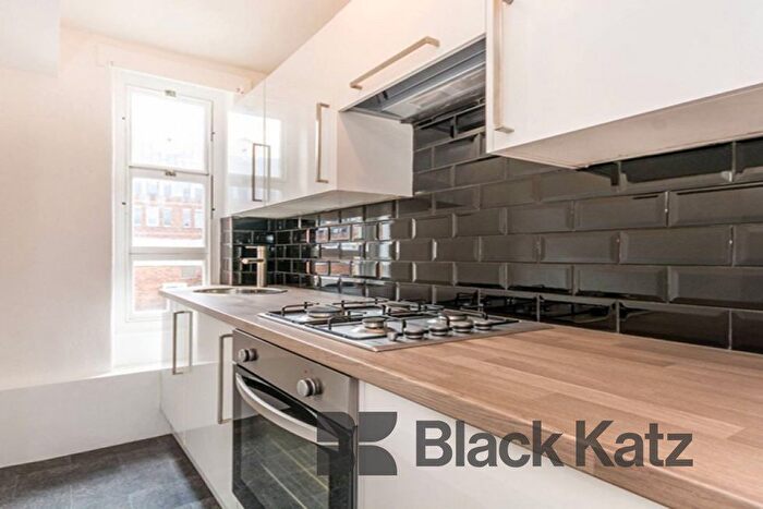 2 Bedroom Flat To Rent In Gilbert Street, Bond Street, W1K