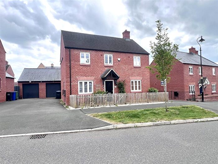 3 Bedroom Property For Sale In Hexham Street, Towcester, NN12