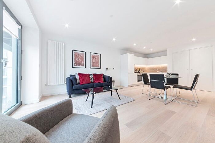 1 Bedroom Flat To Rent In Fairwater House, Bonnet Street, Royal Wharf, London, E16