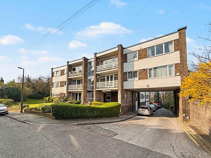 3 Bedroom Flat For Sale In Eagles Nest, Butterstile Lane, Prestwich, Manchester, M25