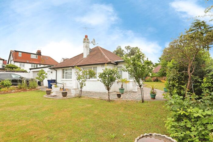 4 Bedroom Detached Bungalow For Sale In Lowfield Road, London, W3