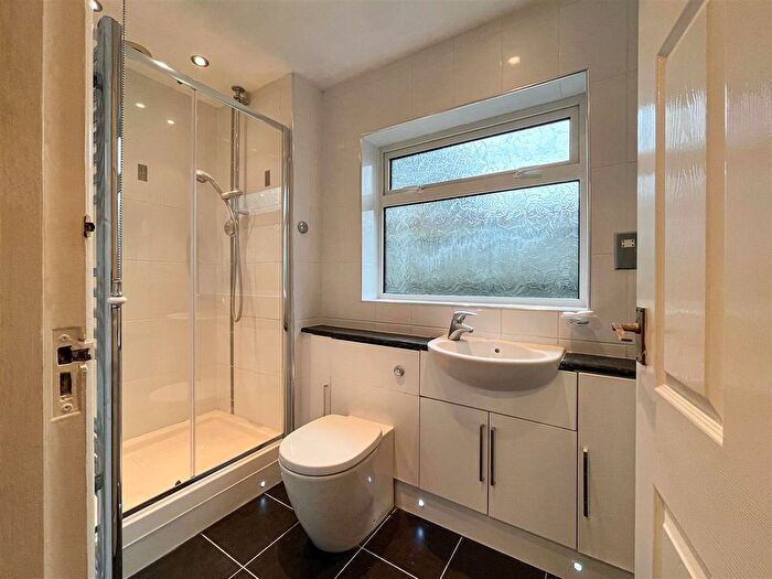 2 Bedroom Detached Bungalow For Sale In Highfield Rise, Althorne, Chelmsford, CM3