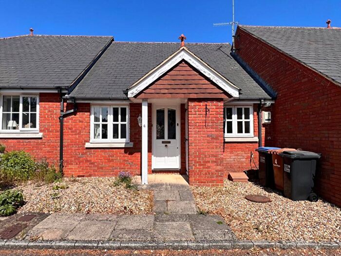 2 Bedroom Terraced Bungalow For Sale In Church Place, Welwyn, AL6
