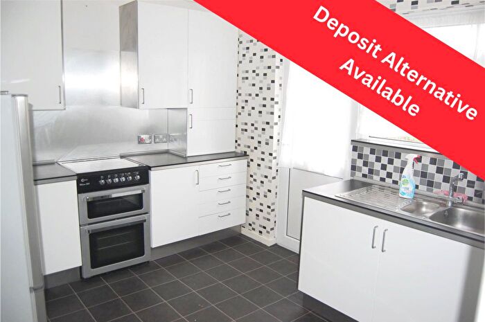2 Bedroom Flat To Rent In Chelmsford Avenue, Romford, RM5