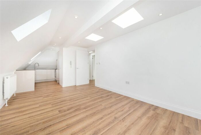 2 Bedroom Flat To Rent In Ossulton Way, Hampstead Garden Suburb, N2
