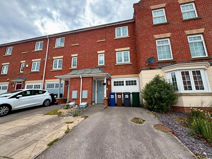 3 Bedroom Town House For Sale In Chauntry Avenue, Penistone, Sheffield, S36