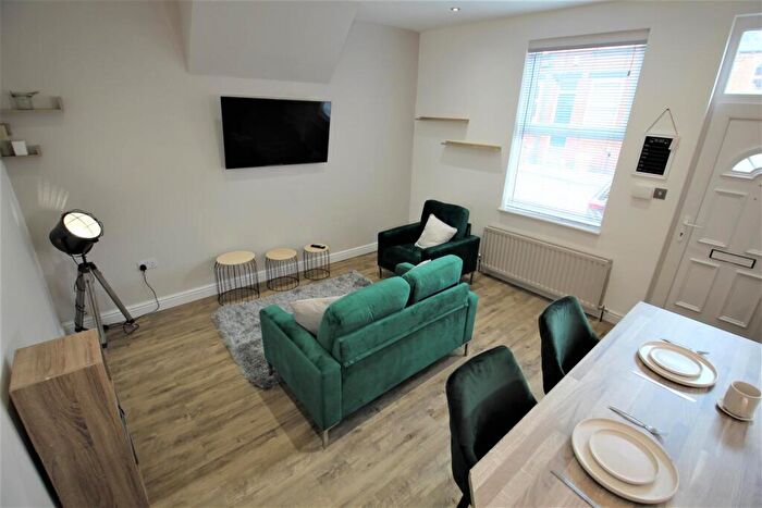 2 Bedroom Terraced House To Rent In Kelsall Terrace, Hyde Park, Leeds, LS6