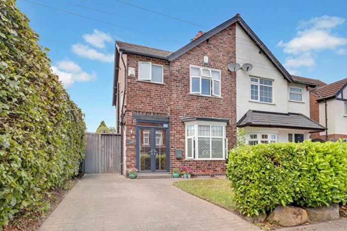 3 Bedroom Semi Detached House For Sale In Grover Avenue, Nottingham, NG3