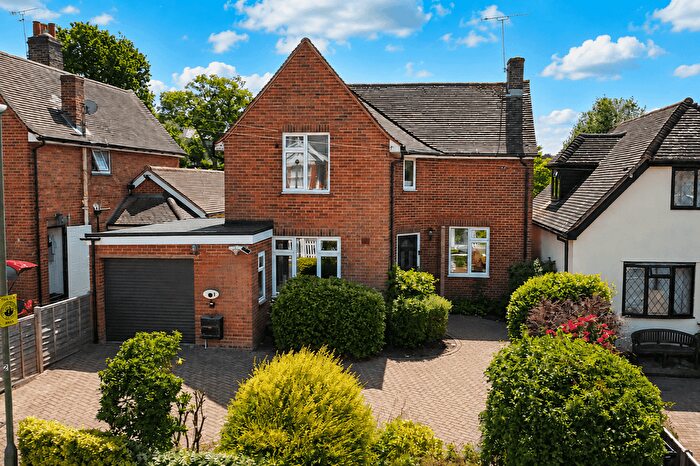 3 Bedroom Detached House For Sale In Woodlands Road, Camberley, GU15
