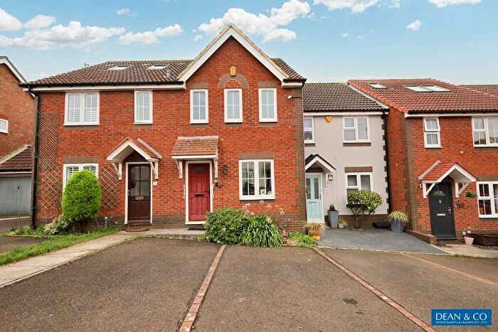 3 Bedroom Terraced House For Sale In Wayfield Avenue, Hove, East Sussex, BN3