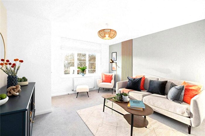 2 Bedroom Flat For Sale In Ikea Way, Exeter, Devon, EX2