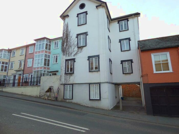 Studio To Rent In Hillside Market Hill Maldon, CM9