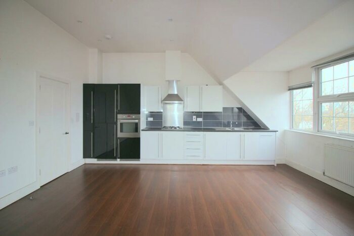 2 Bedroom Flat To Rent In Holbrook Road, London, E15