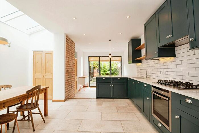 4 Bedroom Terraced House To Rent In Blaenclydach Street, Grangetown, CF11