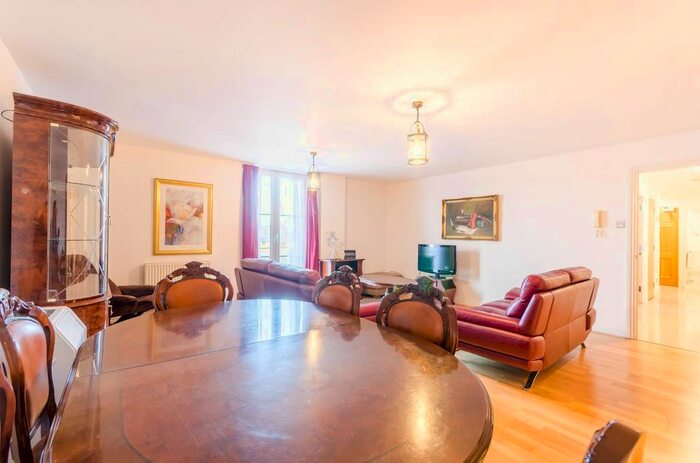 2 Bedroom Flat To Rent In Palgrave Gardens, Marylebone, London, NW1