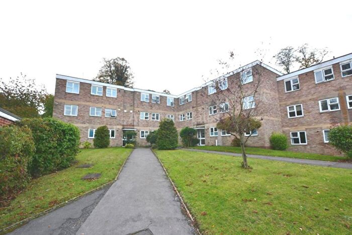 2 Bedroom Flat To Rent In Malvern Court, Addington Road, RG1