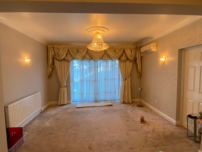 4 Bedroom Terraced House To Rent In Gordon Road, Romford RM6