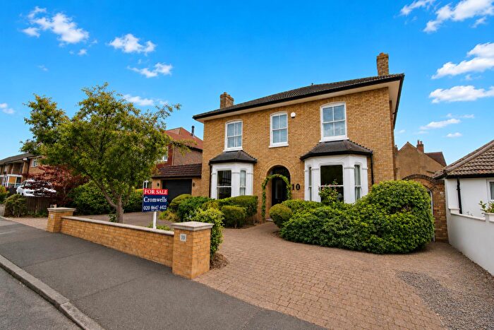 4 Bedroom Detached House For Sale In Clarence Road, Wallington, SM6
