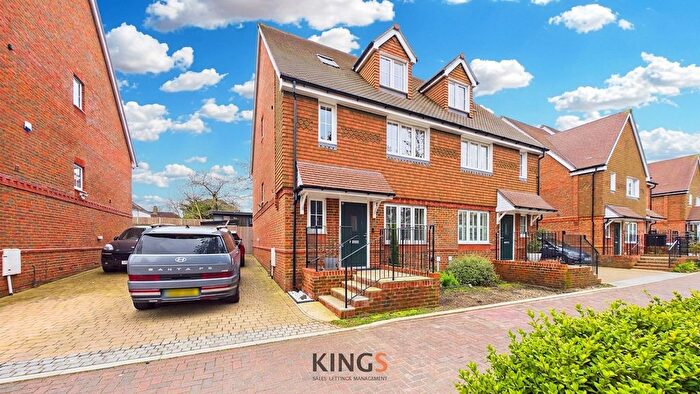 4 Bedroom Semi Detached House For Sale In Fenton Close, Potters Bar, EN6