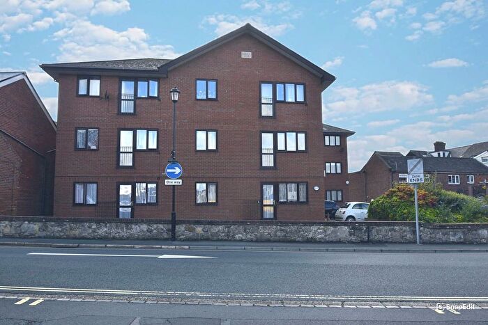 1 Bedroom Flat To Rent In New Street, Newport, PO30