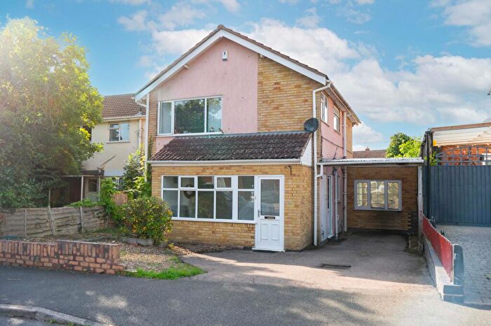 3 Bedroom Semi-Detached House For Sale In Sibton Lane, Oadby, Leicester, LE2