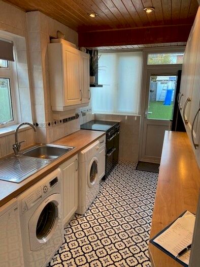 3 Bedroom End Of Terrace House To Rent In Girton Road, Northolt, UB5